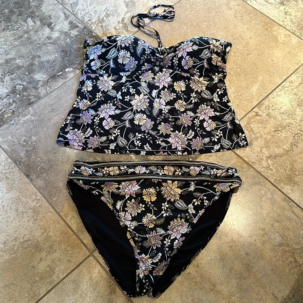 Tankini - Picture 1 of 5